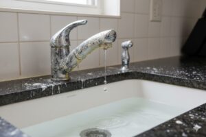 راهنمای گام به گام شارژ نمک ماشین ظرفشویی پاک ظرف رسوبات آب